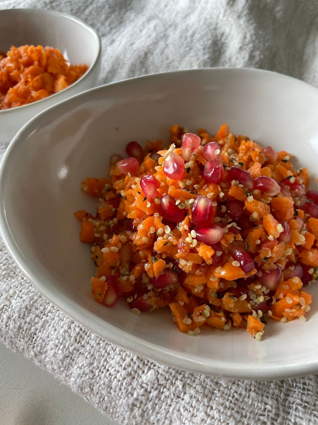 Karottensalat mit Hanfsamen